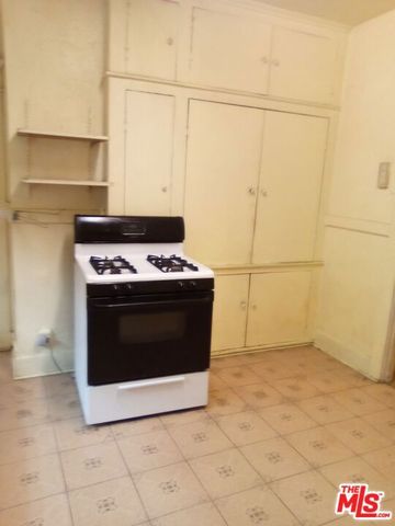 815 W 50th Street, Los Angeles, CA 90037