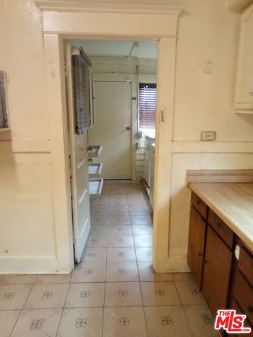 815 W 50th Street, Los Angeles, CA 90037