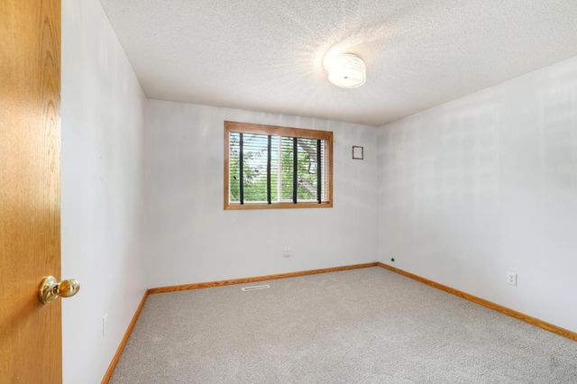 6159 Creek Line Drive, Minnetonka, MN 55345