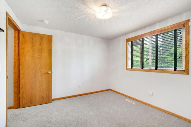 6159 Creek Line Drive, Minnetonka, MN 55345