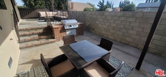 20456 W Strathern Street, Winnetka (los Angeles), CA 91306
