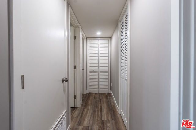 20456 W Strathern Street, Winnetka (los Angeles), CA 91306
