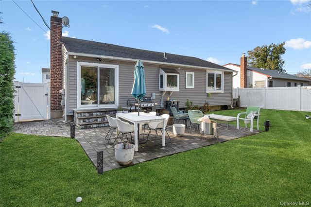 48 Elliot Drive, Hicksville, NY 11801