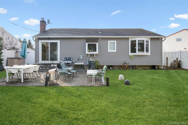 48 Elliot Drive, Hicksville, NY 11801