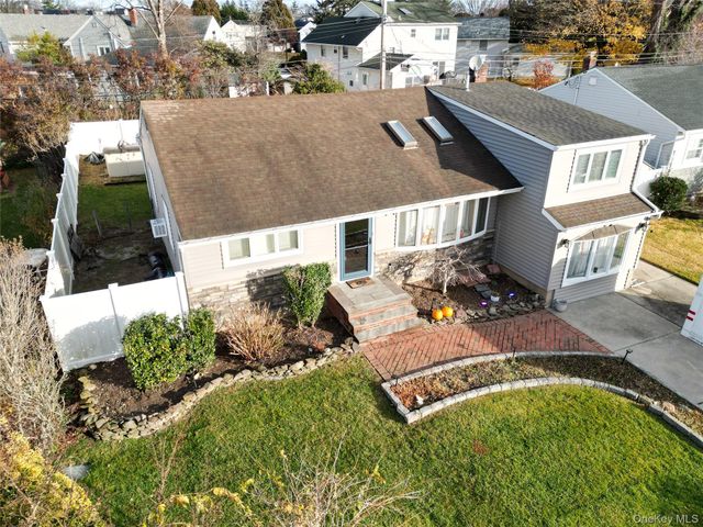 48 Elliot Drive, Hicksville, NY 11801