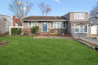 48 Elliot Drive, Hicksville, NY 11801