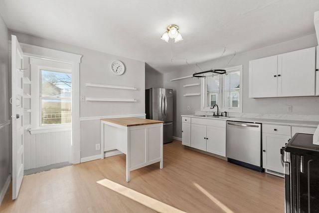 3 Franconia St, Worcester, MA 01602