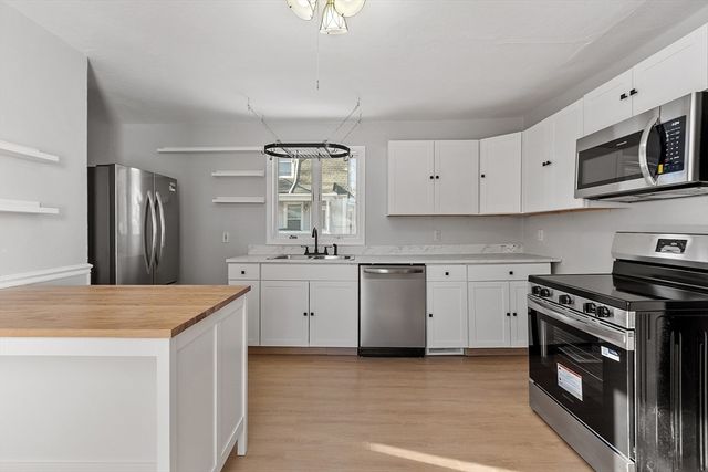 3 Franconia St, Worcester, MA 01602