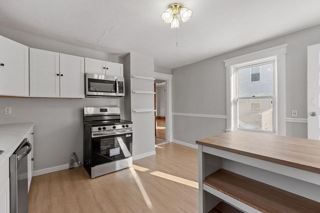 3 Franconia St, Worcester, MA 01602