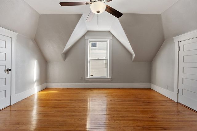 3 Franconia St, Worcester, MA 01602