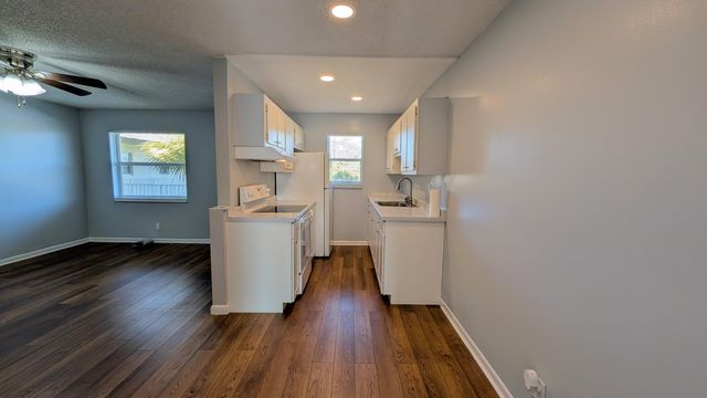 2301 SE 4th Street 15, Boynton Beach, FL 33435