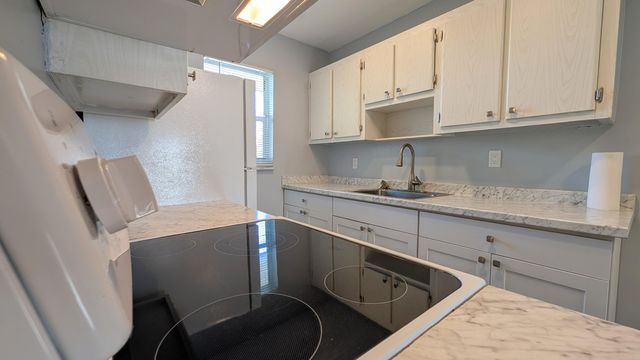 2301 SE 4th Street 15, Boynton Beach, FL 33435