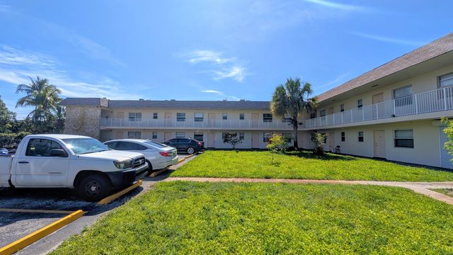 2301 SE 4th Street 15, Boynton Beach, FL 33435