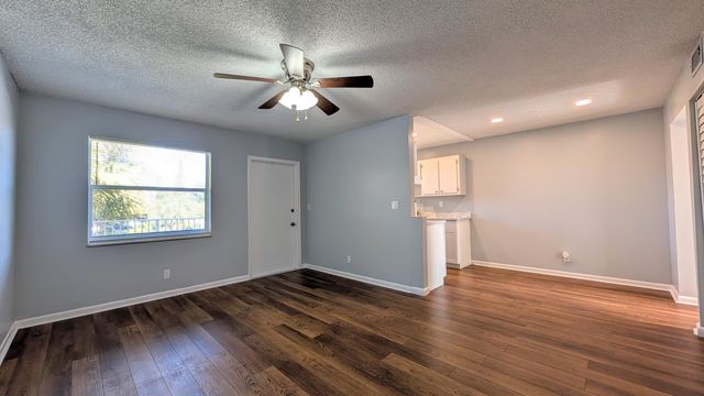 2301 SE 4th Street 15, Boynton Beach, FL 33435