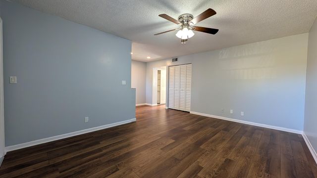 2301 SE 4th Street 15, Boynton Beach, FL 33435