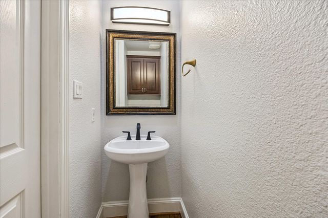 608 Westcott Street, Houston, TX 77007