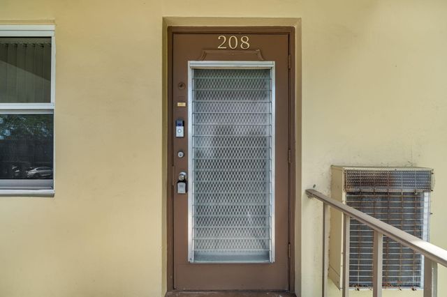 7360 NW 1st Street 208, Margate, FL 33063