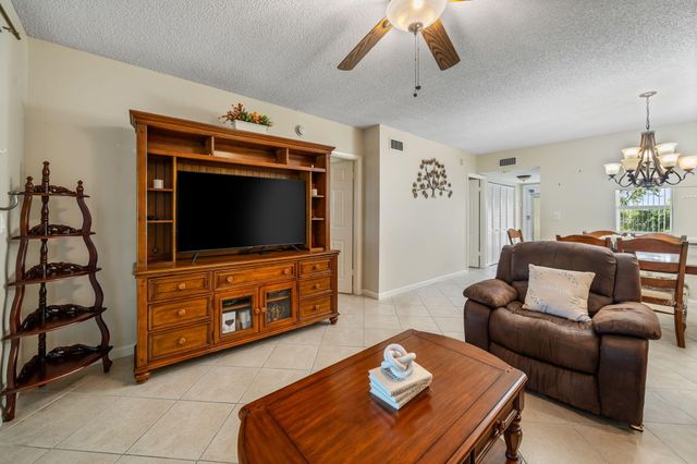 7360 NW 1st Street 208, Margate, FL 33063