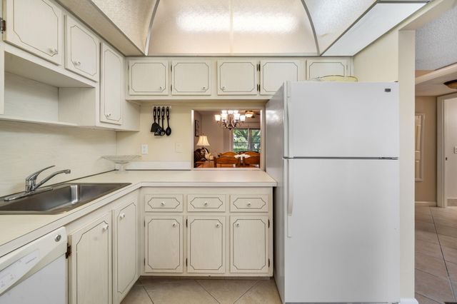 7360 NW 1st Street 208, Margate, FL 33063