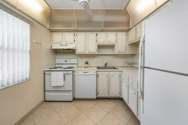 7360 NW 1st Street 208, Margate, FL 33063