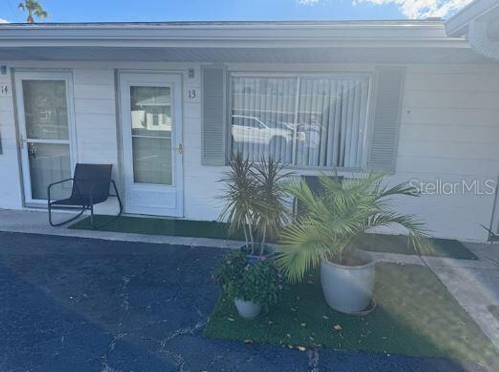 525 MANATEE COURT 13, Venice, FL 34285