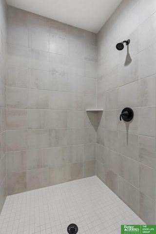 12375 lake Vista Drive, Papillion, NE 68046