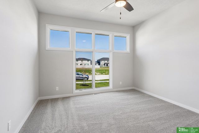 12375 lake Vista Drive, Papillion, NE 68046