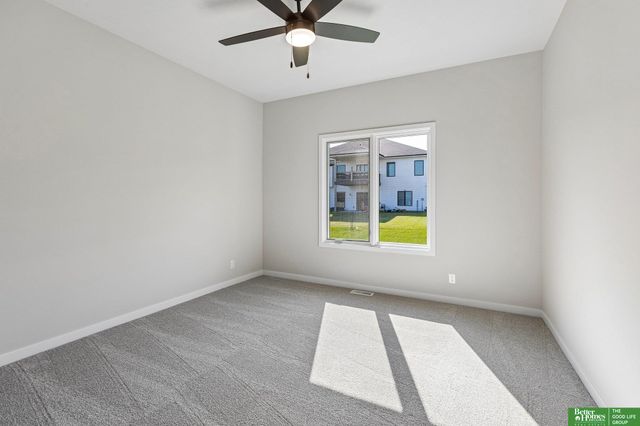 12375 lake Vista Drive, Papillion, NE 68046