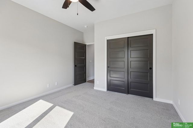12375 lake Vista Drive, Papillion, NE 68046