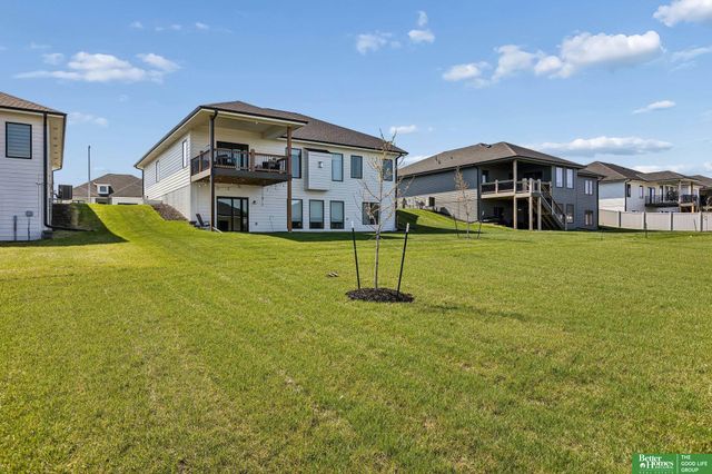 12375 lake Vista Drive, Papillion, NE 68046