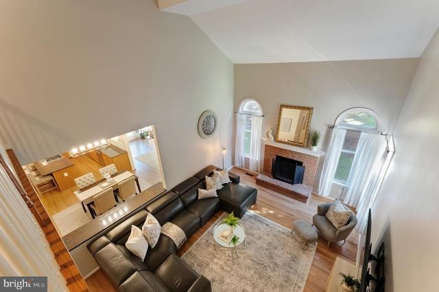 12704 AUTUMN CREST DR, Oak Hill, VA 20171