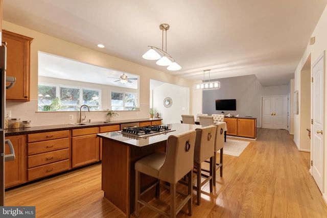 12704 AUTUMN CREST DR, Oak Hill, VA 20171