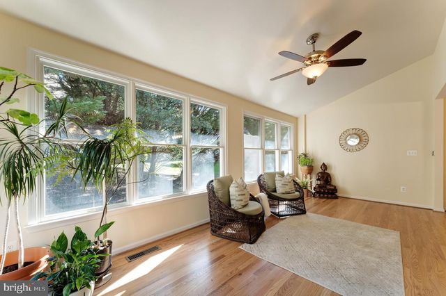 12704 AUTUMN CREST DR, Oak Hill, VA 20171