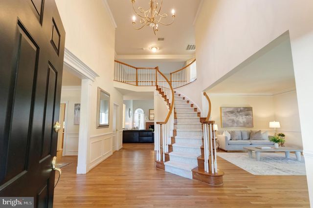 12704 AUTUMN CREST DR, Oak Hill, VA 20171