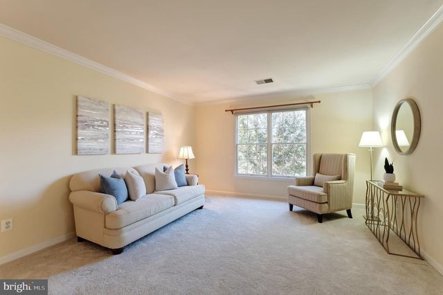 12704 AUTUMN CREST DR, Oak Hill, VA 20171