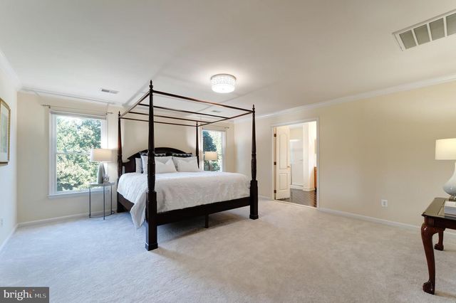 12704 AUTUMN CREST DR, Oak Hill, VA 20171