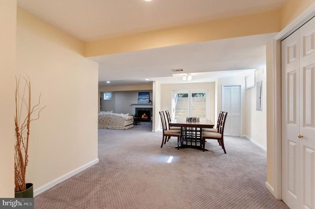 12704 AUTUMN CREST DR, Oak Hill, VA 20171