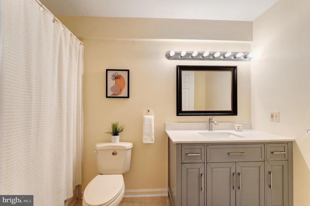 12704 AUTUMN CREST DR, Oak Hill, VA 20171