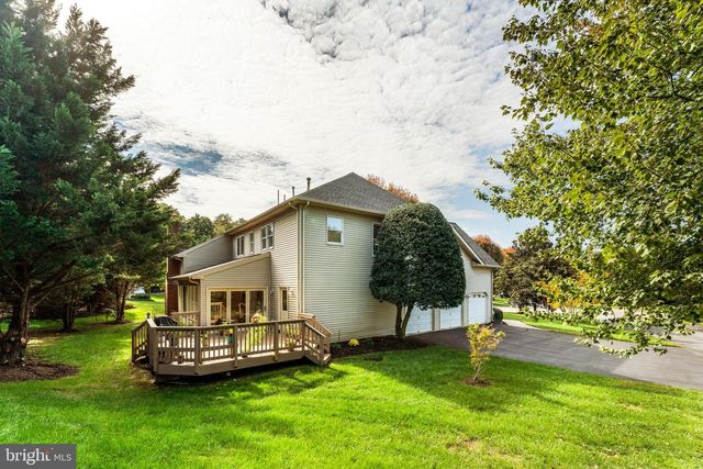 12704 AUTUMN CREST DR, Oak Hill, VA 20171