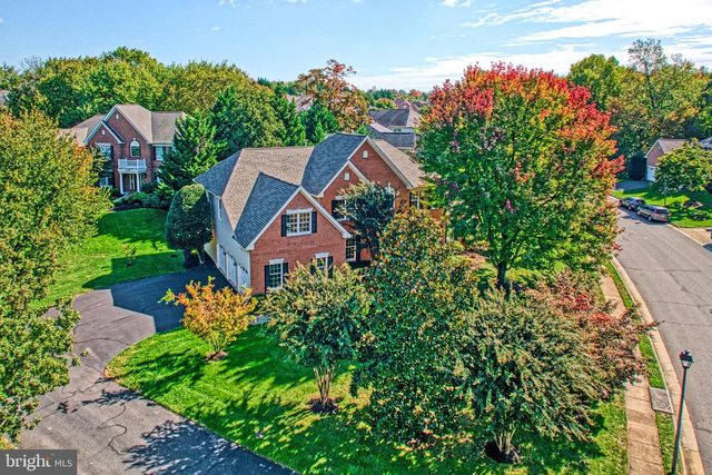 12704 AUTUMN CREST DR, Oak Hill, VA 20171