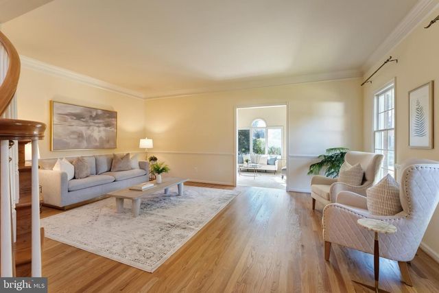 12704 AUTUMN CREST DR, Oak Hill, VA 20171