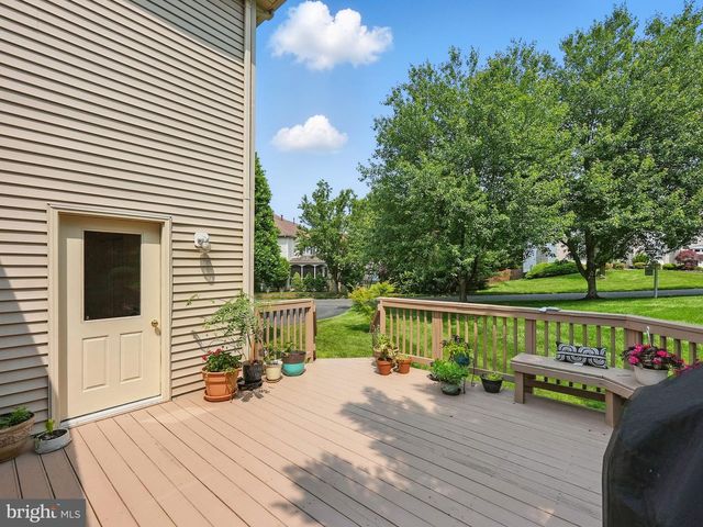 12704 AUTUMN CREST DR, Oak Hill, VA 20171