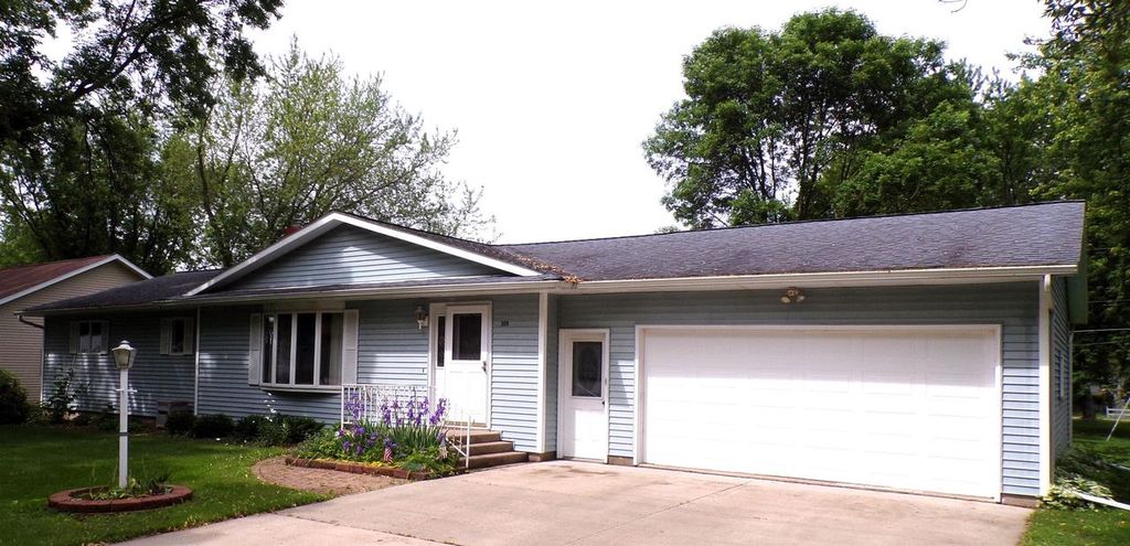 309 S WEST STREET, Loyal, WI 54446