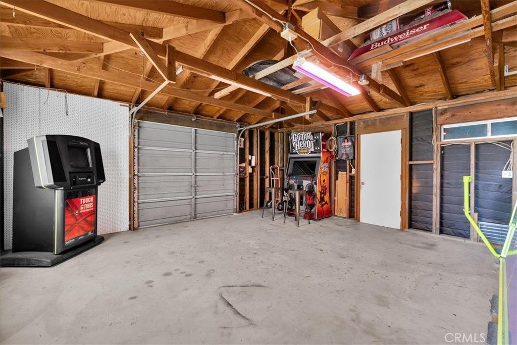 Image 27 of property listing at 6875 Mount Shasta Avenue, Joshua Tree, CA 92252