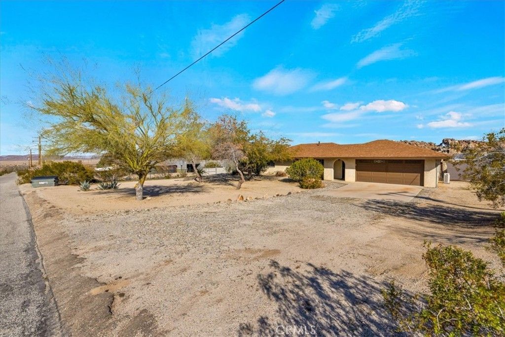 Image 34 of property listing at 6875 Mount Shasta Avenue, Joshua Tree, CA 92252