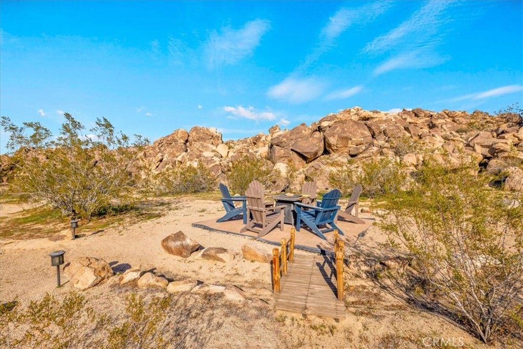 Image 41 of property listing at 6875 Mount Shasta Avenue, Joshua Tree, CA 92252