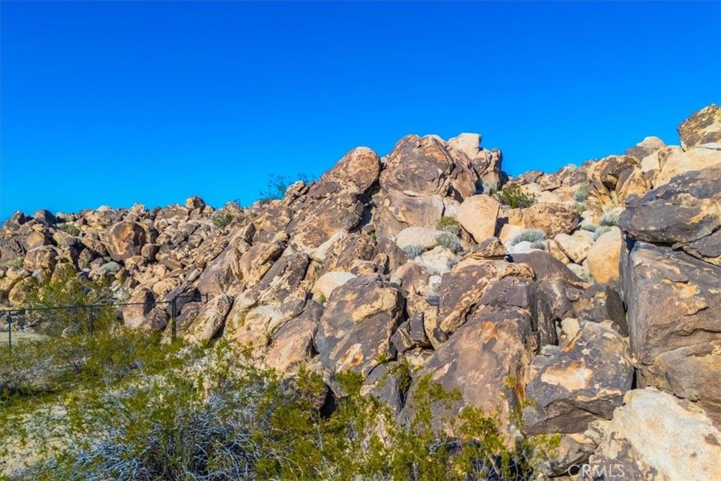 Image 52 of property listing at 6875 Mount Shasta Avenue, Joshua Tree, CA 92252