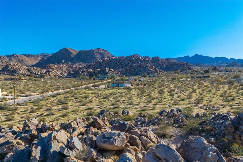 Image 55 of property listing at 6875 Mount Shasta Avenue, Joshua Tree, CA 92252