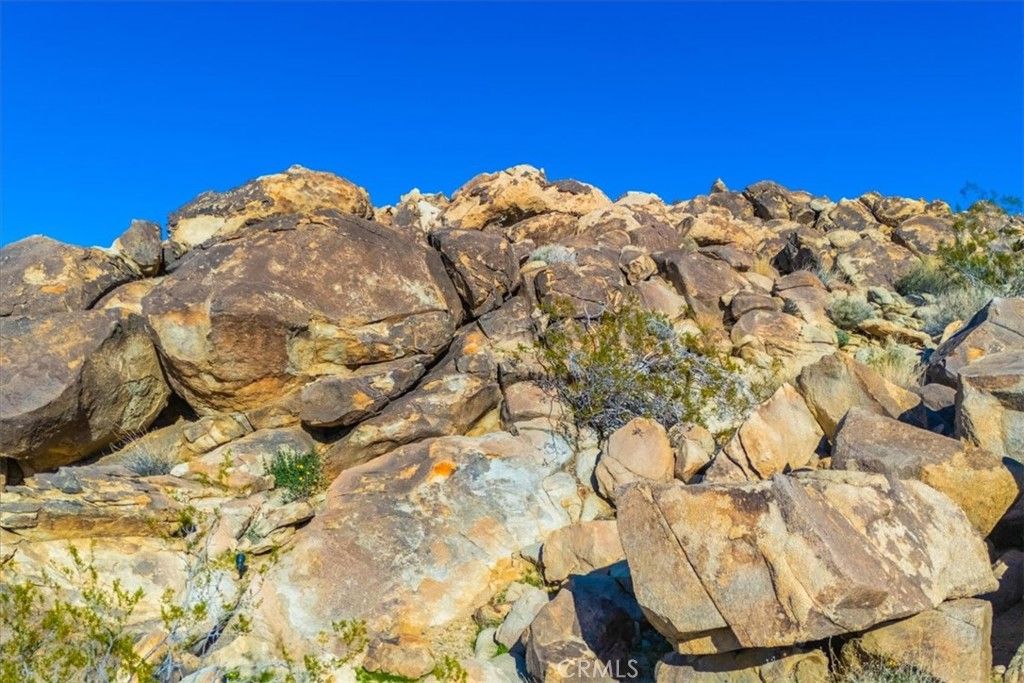 Image 59 of property listing at 6875 Mount Shasta Avenue, Joshua Tree, CA 92252