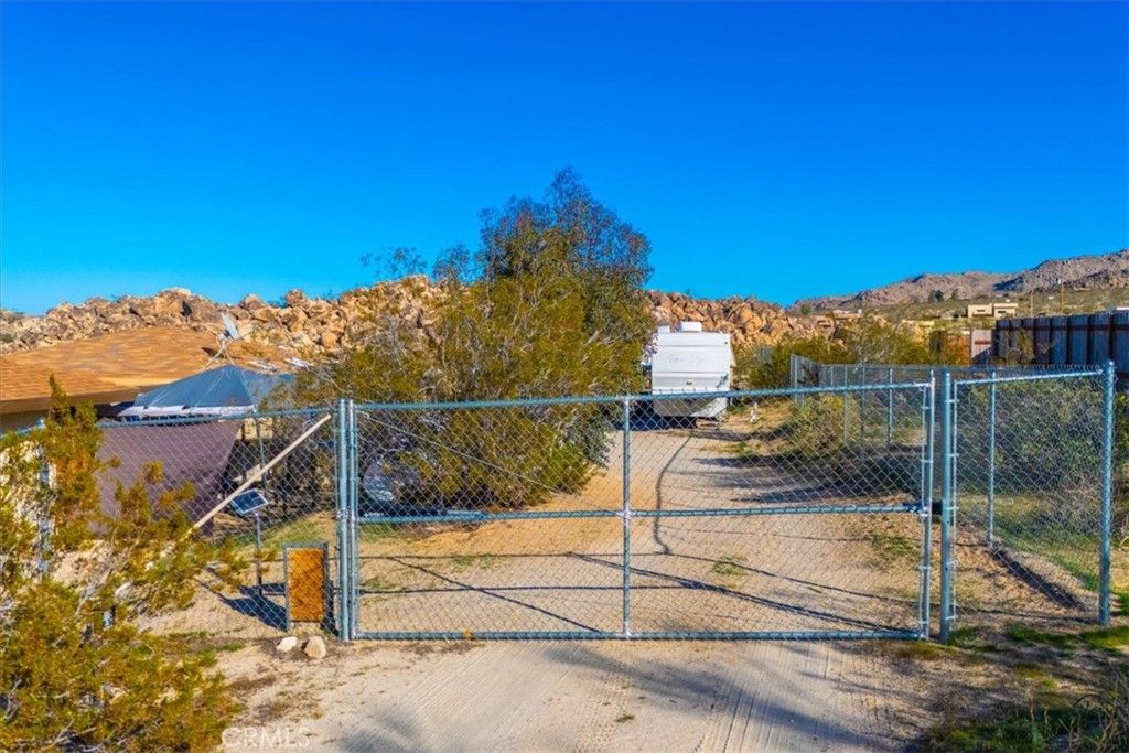 Image 66 of property listing at 6875 Mount Shasta Avenue, Joshua Tree, CA 92252